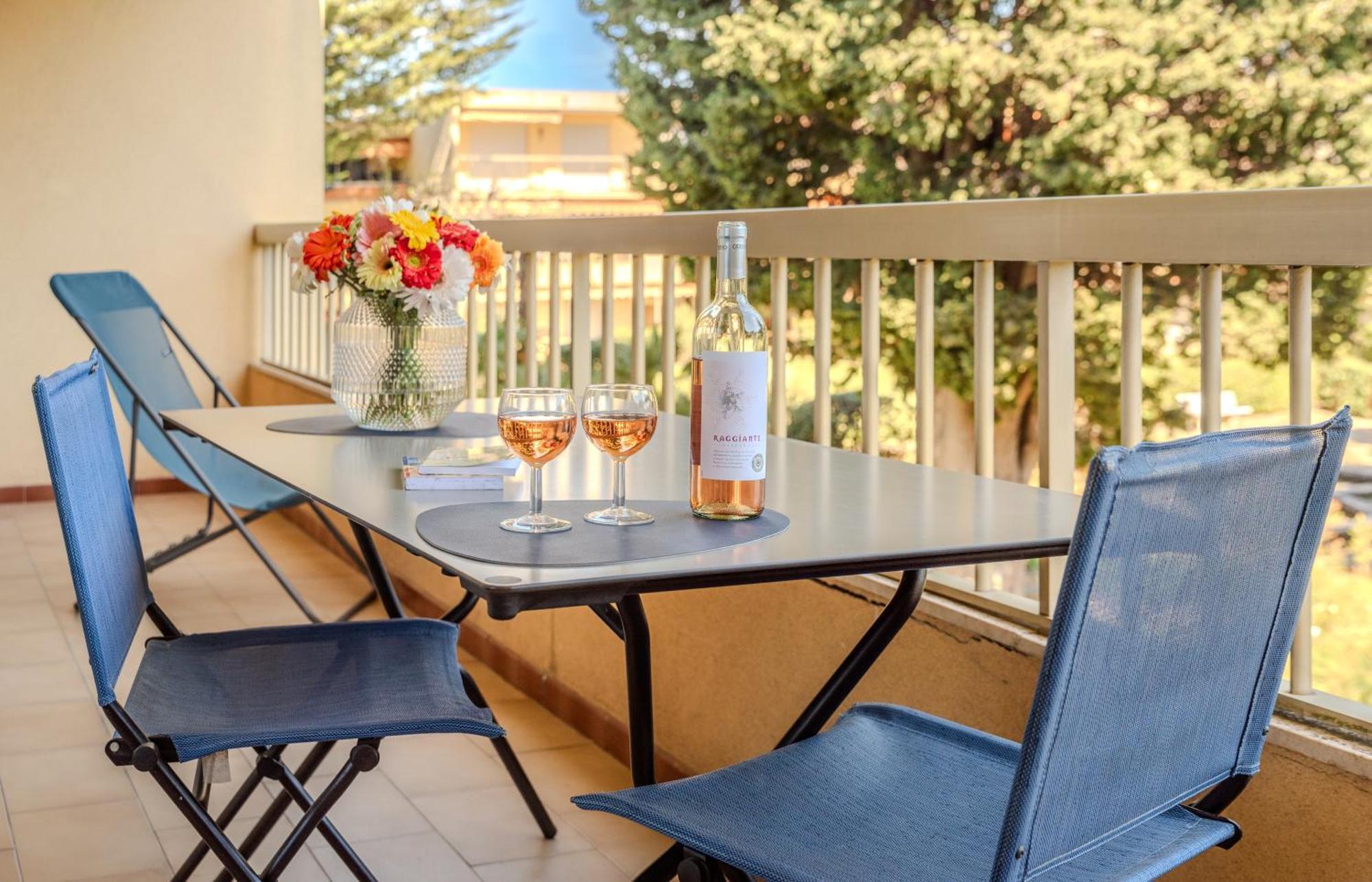 Les 15 Pins & La Mer -Your Green Getaway Near Sea & Beach 昂蒂布 外观 照片
