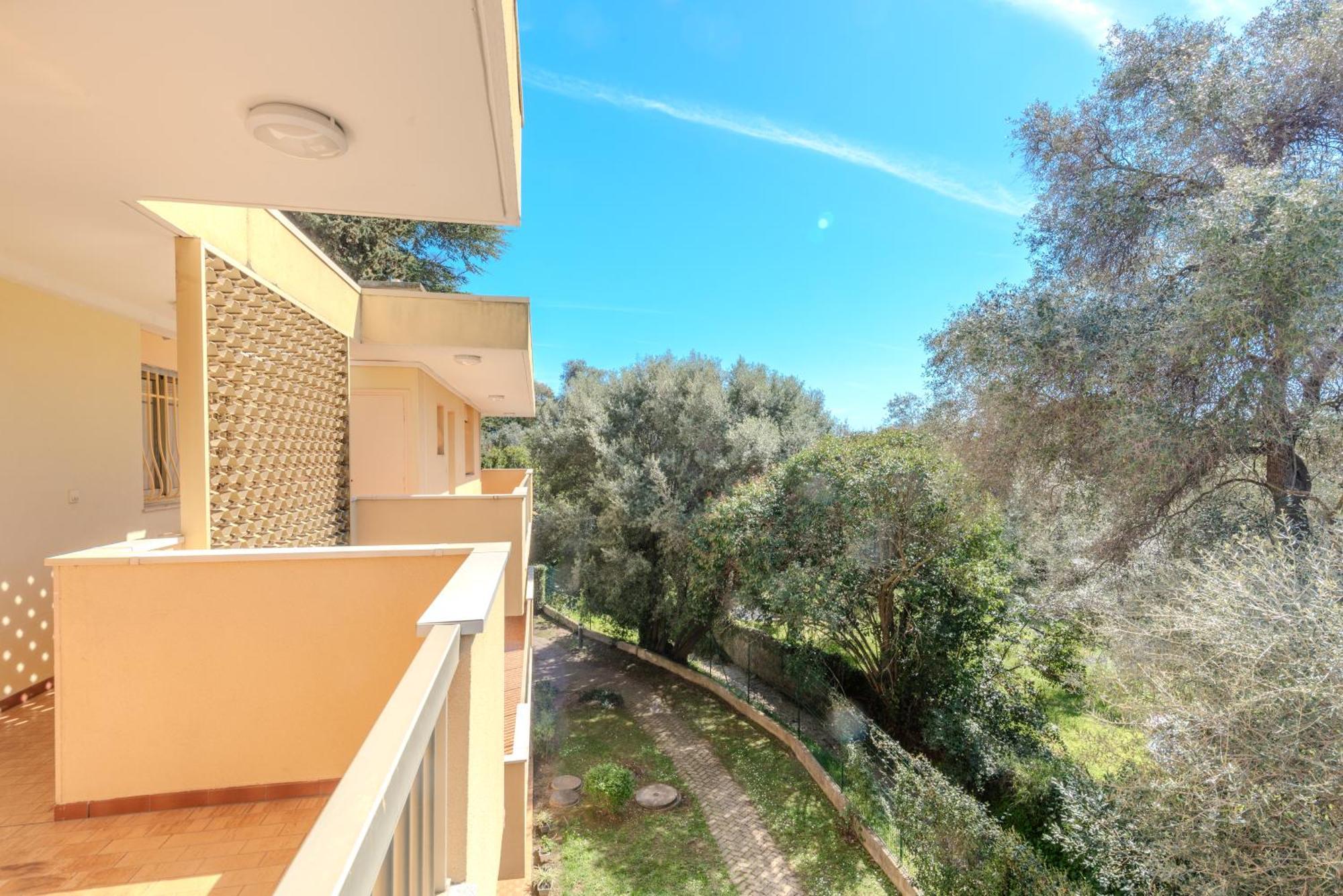 Les 15 Pins & La Mer -Your Green Getaway Near Sea & Beach 昂蒂布 外观 照片