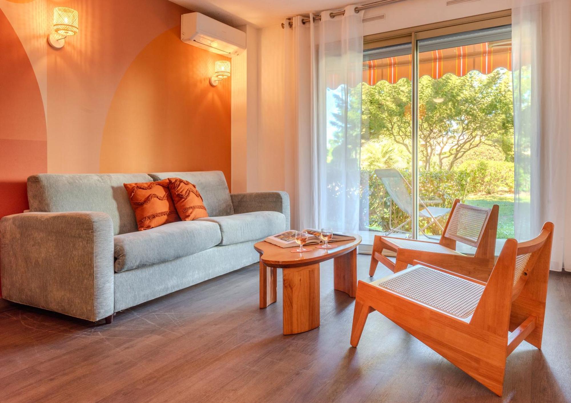 Les 15 Pins & La Mer -Your Green Getaway Near Sea & Beach 昂蒂布 外观 照片