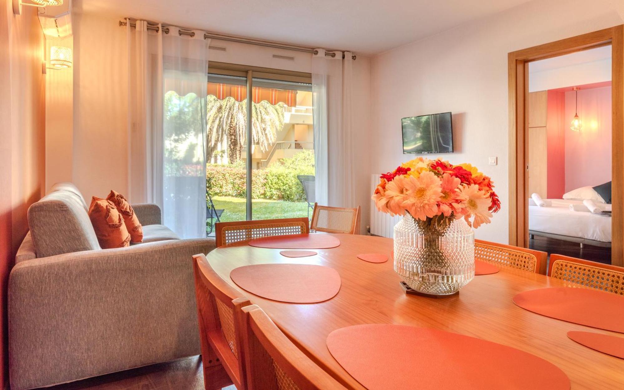 Les 15 Pins & La Mer -Your Green Getaway Near Sea & Beach 昂蒂布 外观 照片
