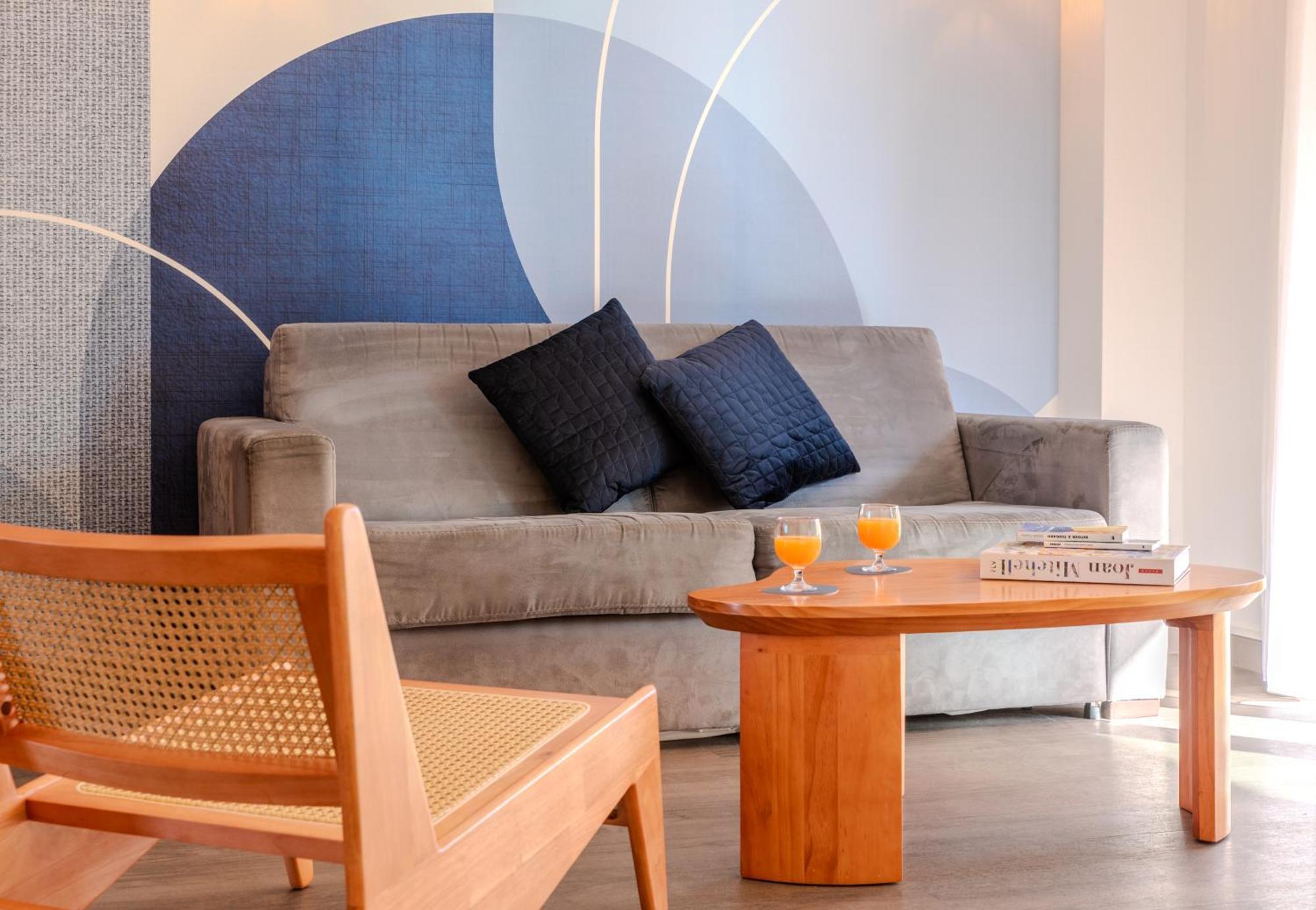 Les 15 Pins & La Mer -Your Green Getaway Near Sea & Beach 昂蒂布 外观 照片